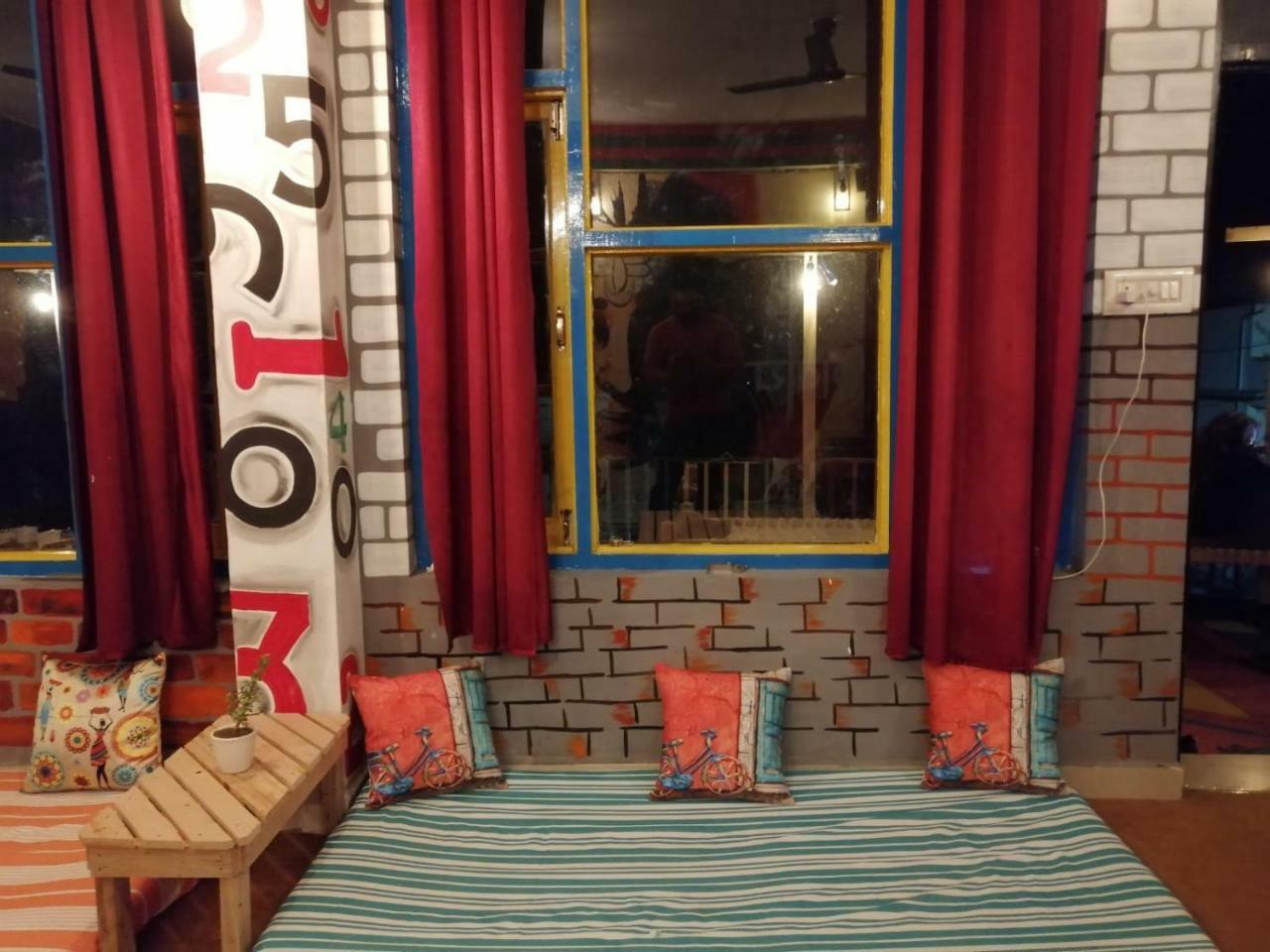 La Vaca India Mcleodganj Vandrarhem McLeod Ganj Exteriör bild